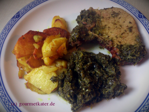 In Gourmetkaters Kochtopf: Grünkohl mit Kaßler und Bratkartoffeln In Gourmetkaters Kochtopf: Grünkohl mit Kaßler und Bratkartoffeln