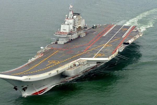 Porta-aviões no mar aumentam tensões entre China e EUA