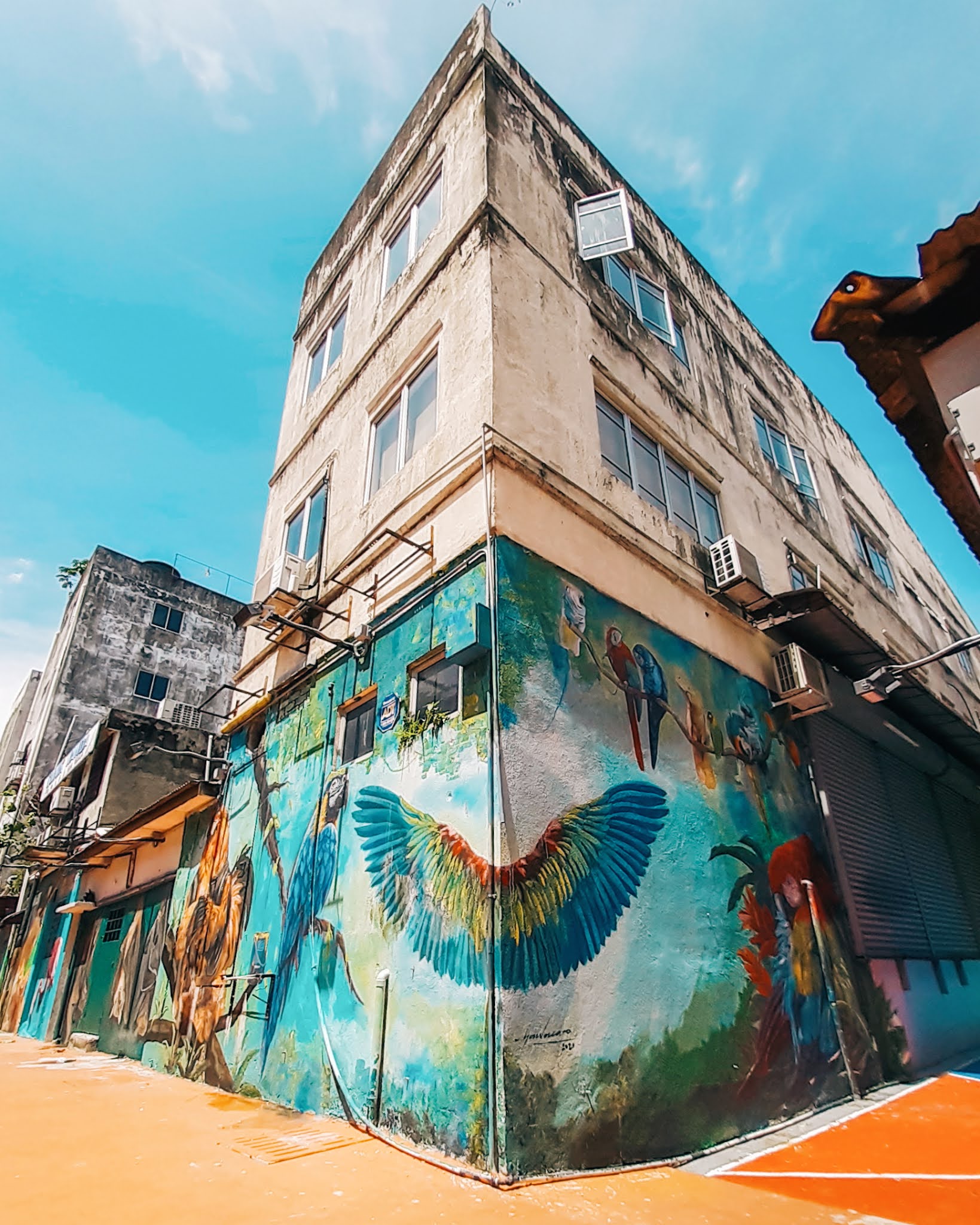 Lukisan Yang Menggambarkan Suasana Alam Mimpi Adalah Lengkap