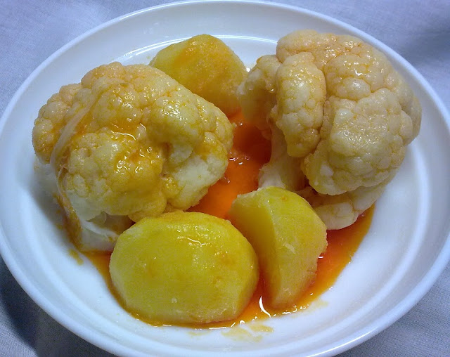 Coliflor a la Gallega con Salsa de Ajada.