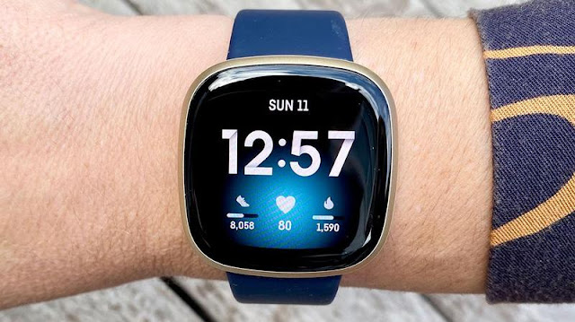 4. Fitbit Versa 3