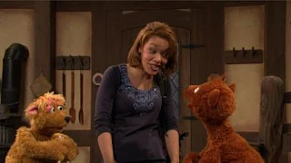 Baby Bear, Curly Bear, Gabi, Sesame Street Episode 4416 Baby Bear's New Sitter season 44
