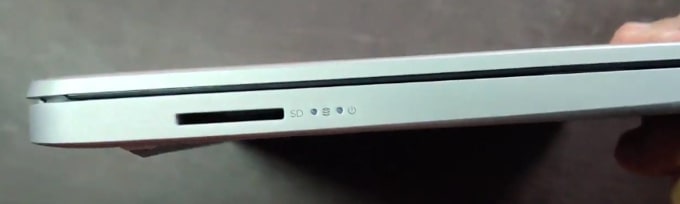 Ports on the left side of HP 14s DR1009TU laptop.