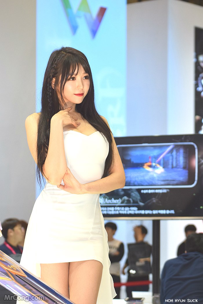 Lee Eun Hye's beauty at G-Star 2016 exhibition (45 photos)