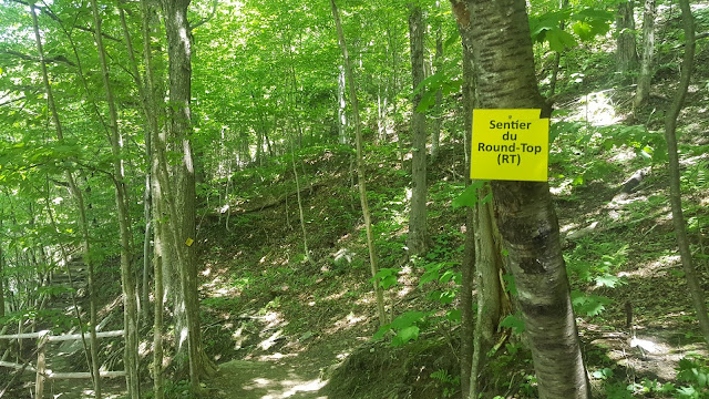 Point de départ pour le Round Top aux monts Sutton