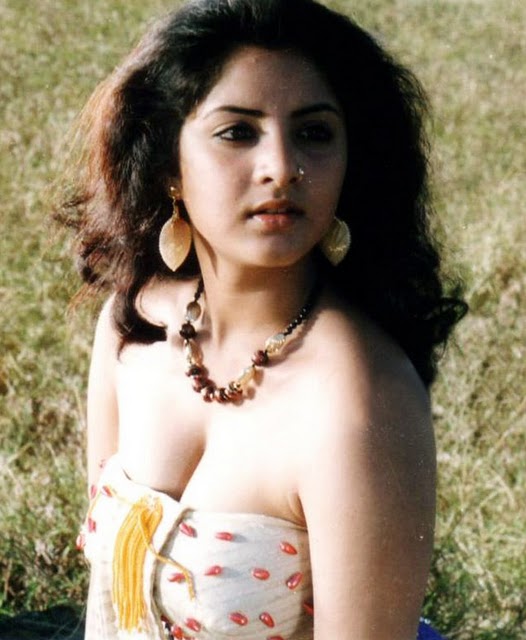 Celebrity Hot Image Divya Bharti