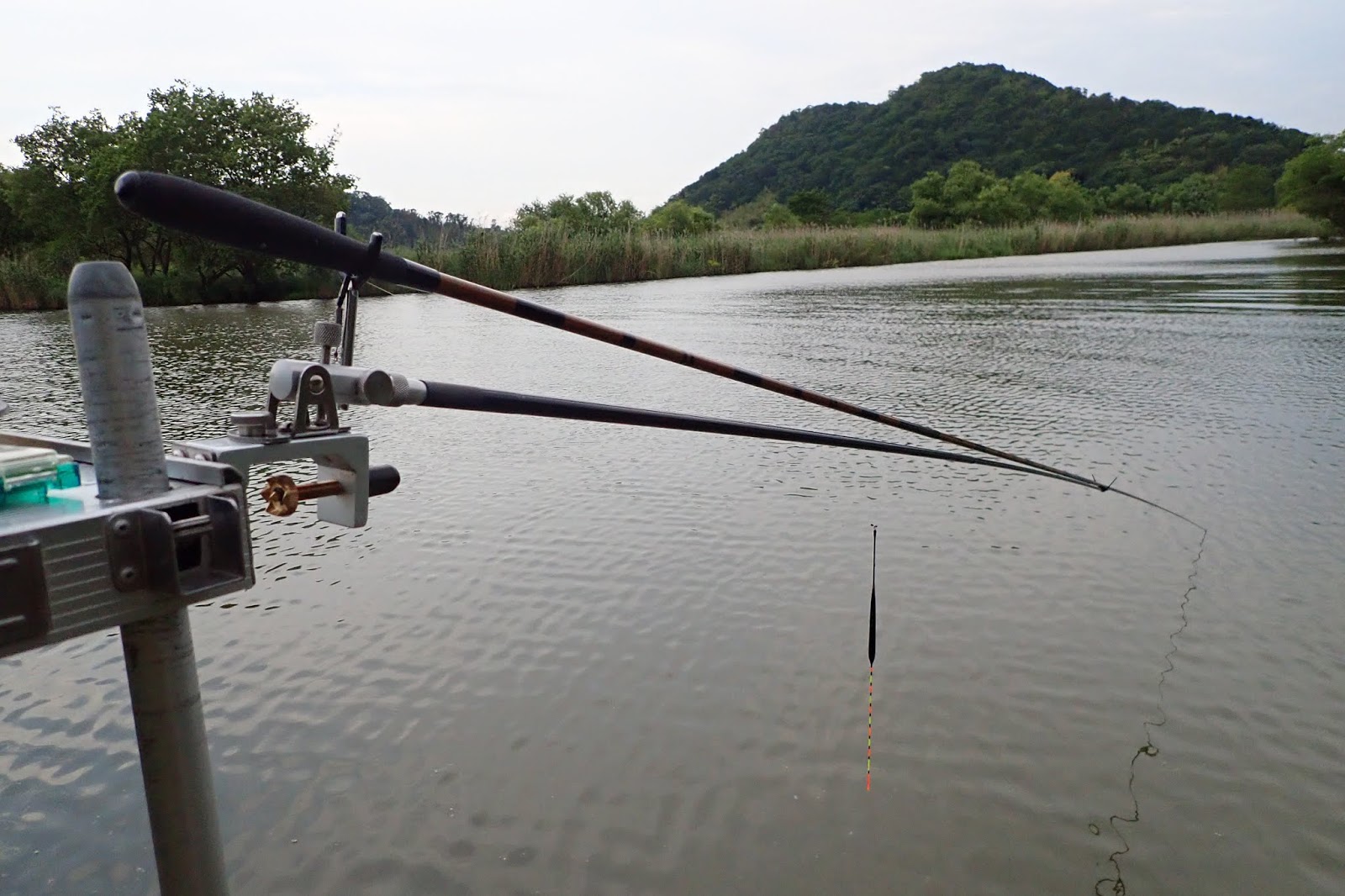 ヘラブナ釣り用金属万力購入＋竿掛け自作 ~ けいみや農場