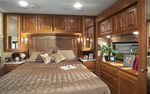 50 fantastic luxury motor-homes on wheels!