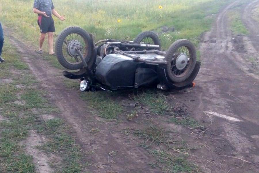Перевернулся на мотоцикле