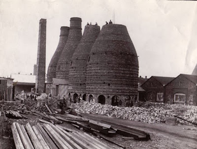 Bottle oven construction at Twyfords Etruria 1920s