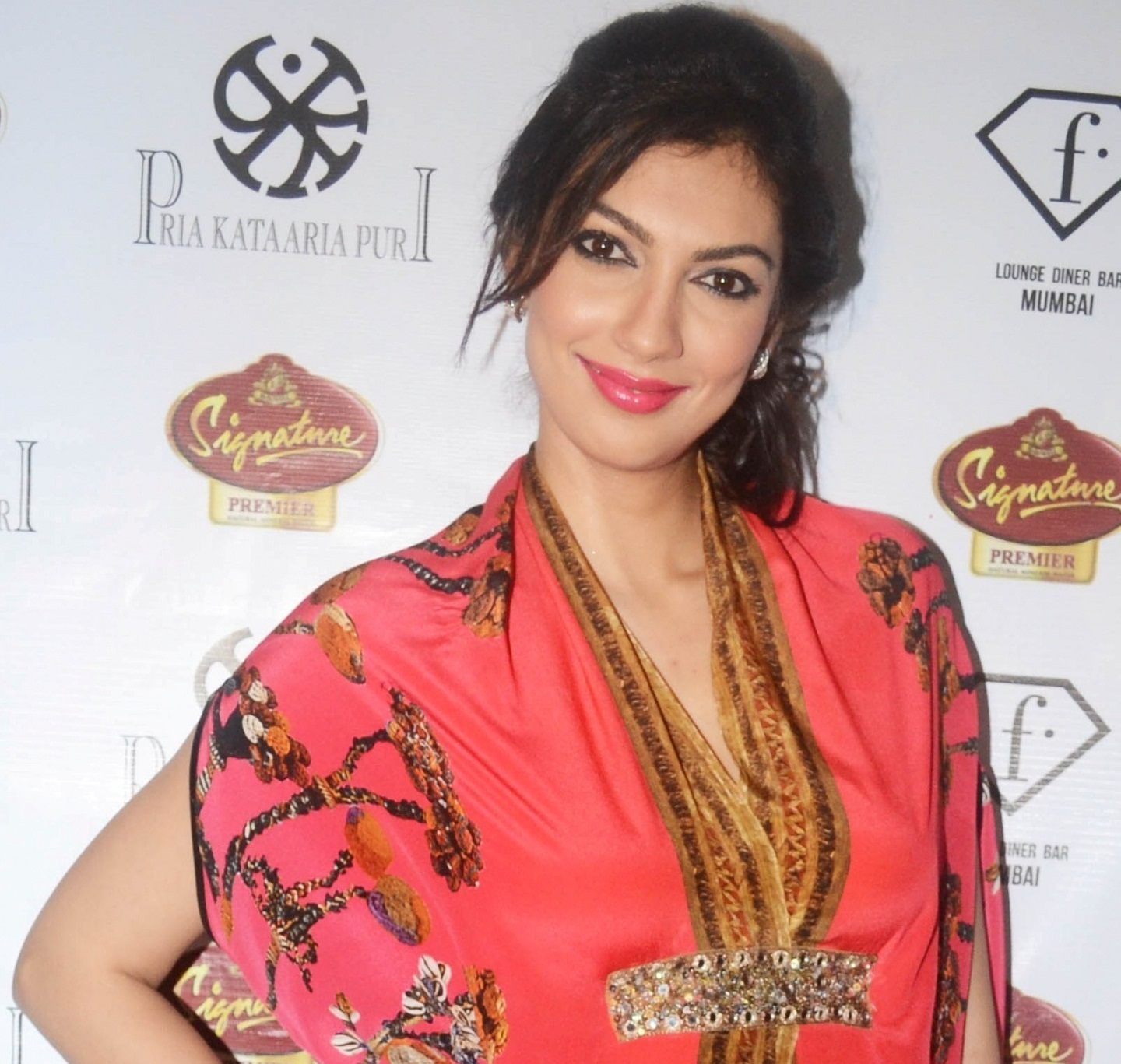 Yukta Mookhey Wallpapers Free Download | Indian HD Wallpaper Free Download