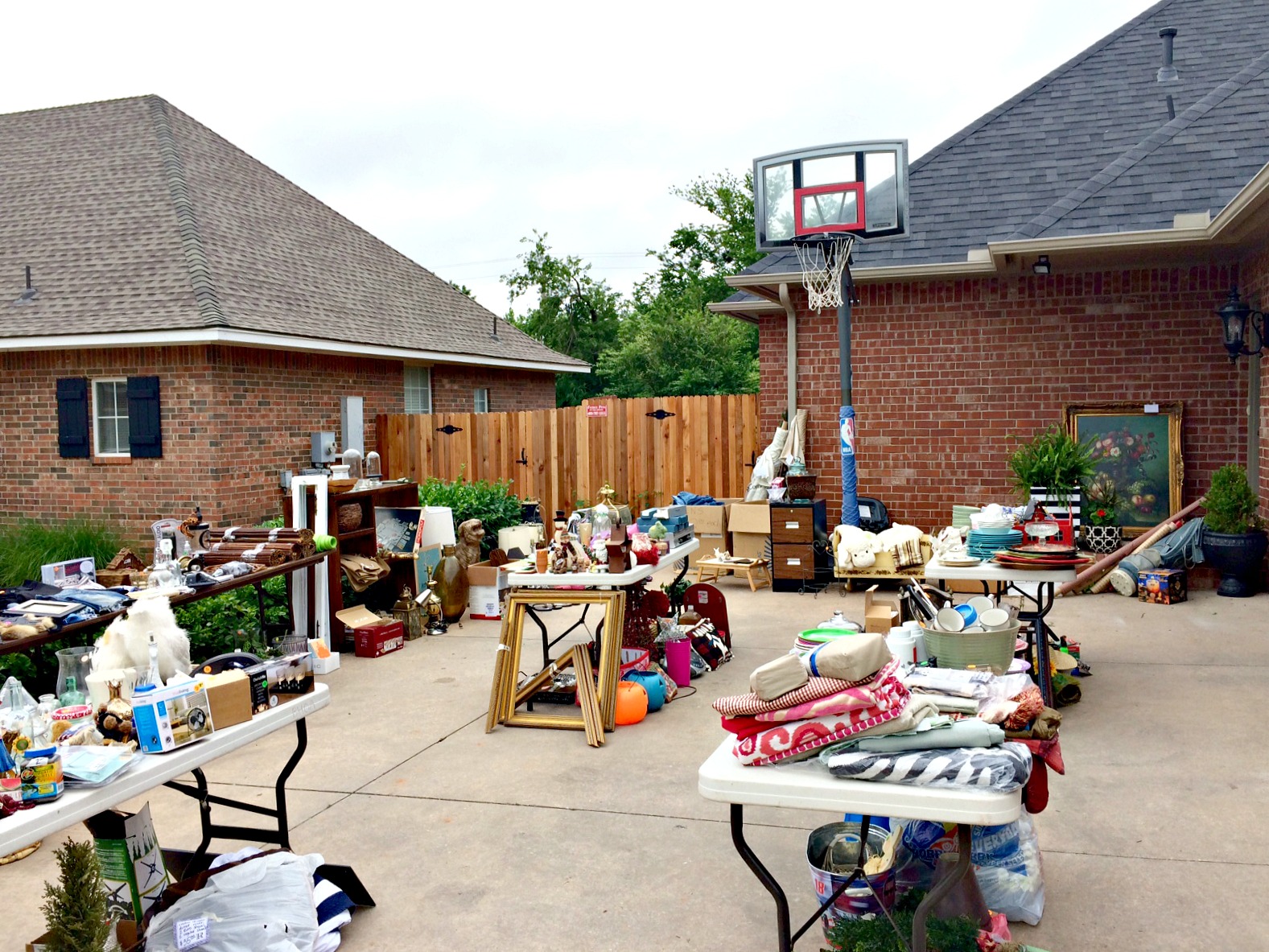 HOW TO HAVE A GREAT GARAGE SALE TIPS AND TRICKS FOR A SUCCESSFUL SALE