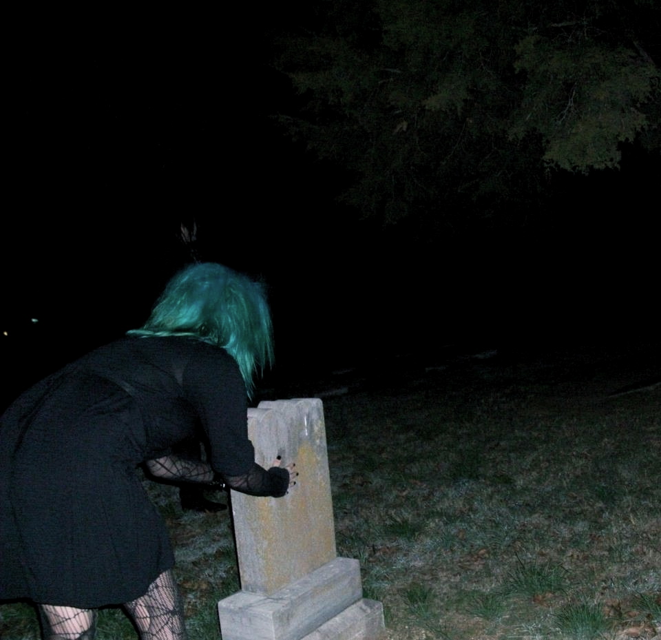 Allison Eckfeldt The Witch's Grave, Skiatook Oklahoma My Ghost Investigating Series.