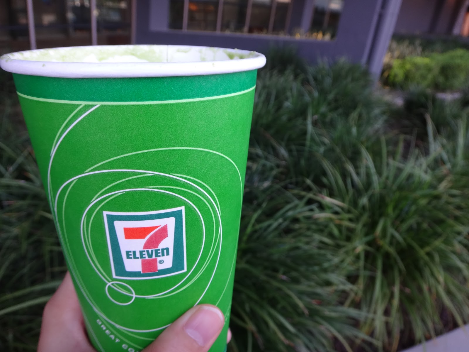 7Eleven In California Now Serves Matcha Green Tea Lattes?! EAT WITH HOP!