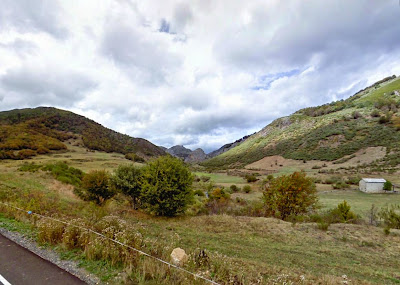 Nacimuiento del Esla, cerca de la fuente del Naranco