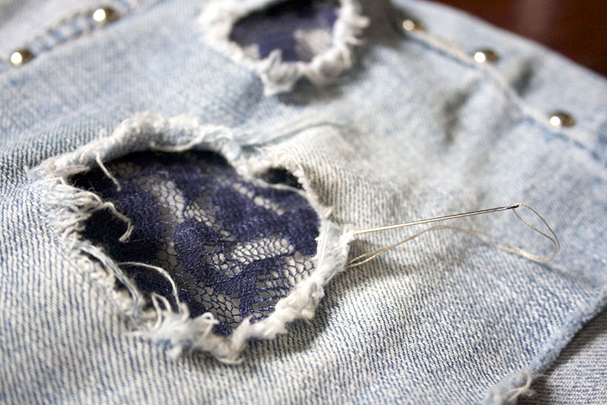 How to: add lace to shorts - Crafted