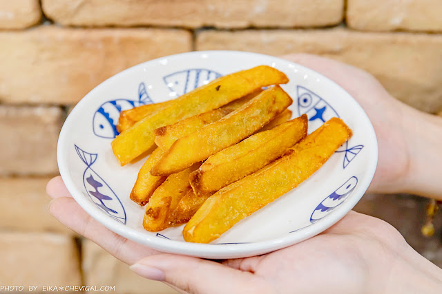 饗炸炸物食堂北屯總店新開幕！獨門醬料蒜香好涮嘴，炸湯圓、炸皮蛋、炸湯翅超人氣！