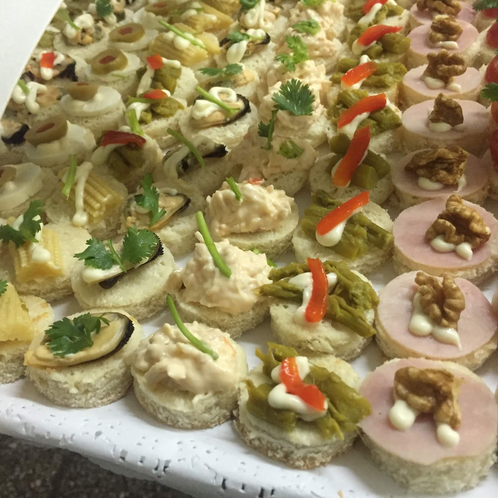 catering coctel canapes a domicilios pastelitos petitbouche