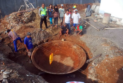 Giant frying pan discovered in Central Java, Indonesia