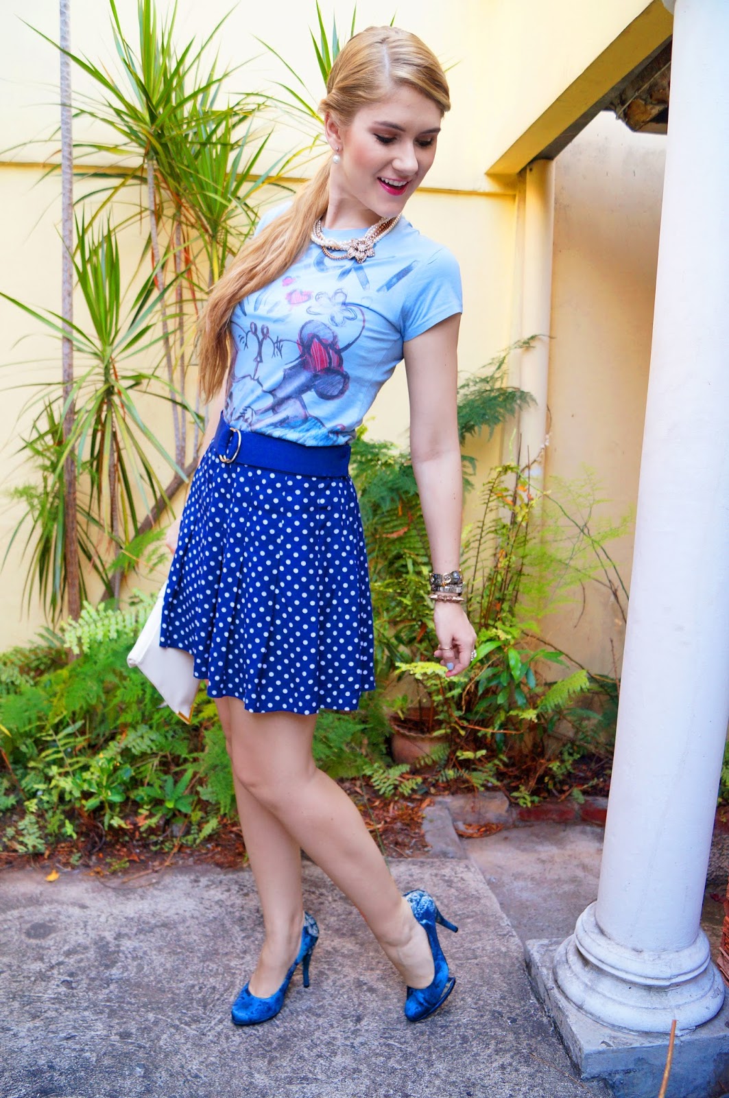 Fashion Blog, Disney tshirt, Disney Outfit, Disney Fashion, Tshirt Outfit