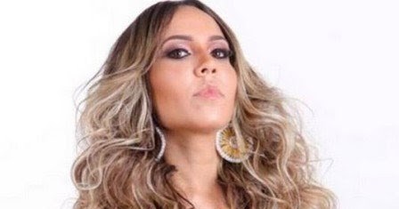 MULHER MELÃO POSA NUA E FAZ A TEMPERATURA DA WEB SUBIR - willamsnetmais