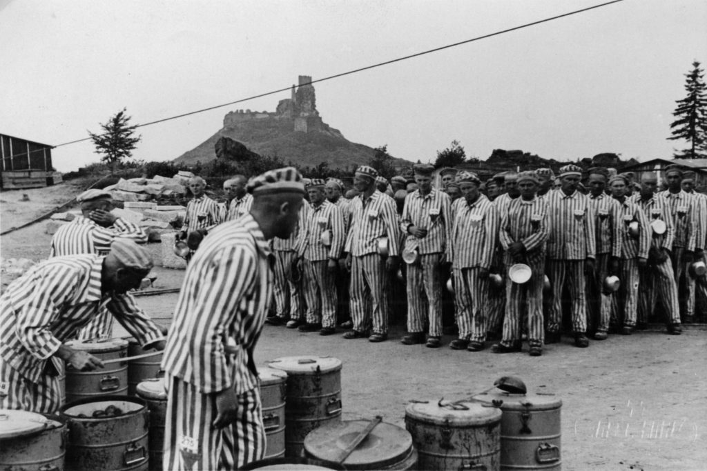 Never Forget: The Heroism Behind Dietrich Bonhoeffer And "Von Guten Mächten" - b854lwc