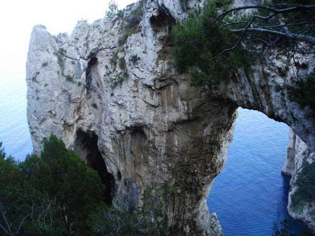 Arco natural da Ilha de Capri – Itália