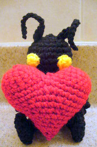 Free Valentine's Creatures Crochet Patterns, Amigurumi Valentine Crochet, Valentine crochet pattern,  Free Valentine crochet, christmas amigurumi,  Valentine Crochet doll, crochet Valentine Amigurumi, handmade Amigurumi present, handmade Valentine present,;