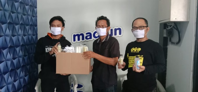 RMG Berbagi Masker Ke PWI Madiun