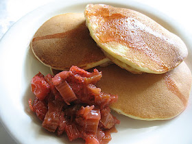 rhubarb pancakes with sauce