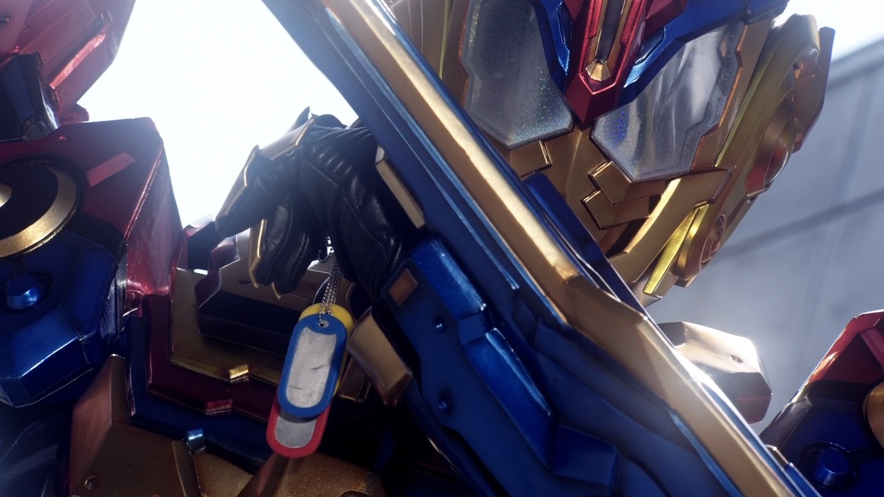My Shiny Toy Robots: Movie Review: Kamen Rider Build New World: Kamen Rider Grease