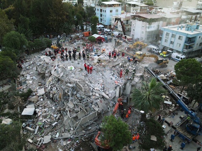 Terremoto no Mar Egeu: equipes buscam sobreviventes em escombros de prédios na Turquia