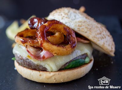 Hamburguesa Con Aros De Cebolla
