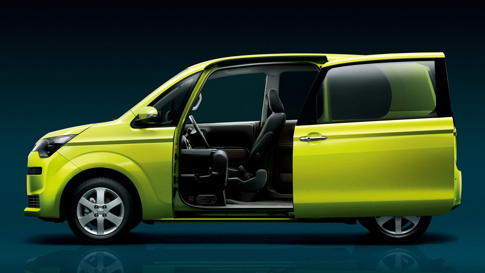 Toyota spade 2013