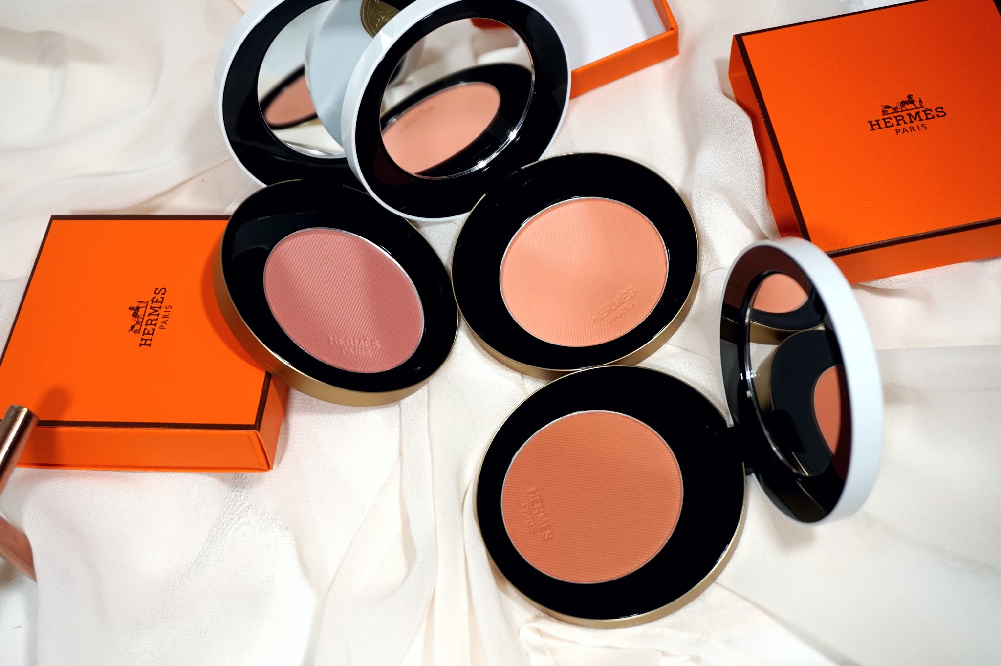  Review Hermès Rose Hermès Silky Blush Powder PRETTY IS MY