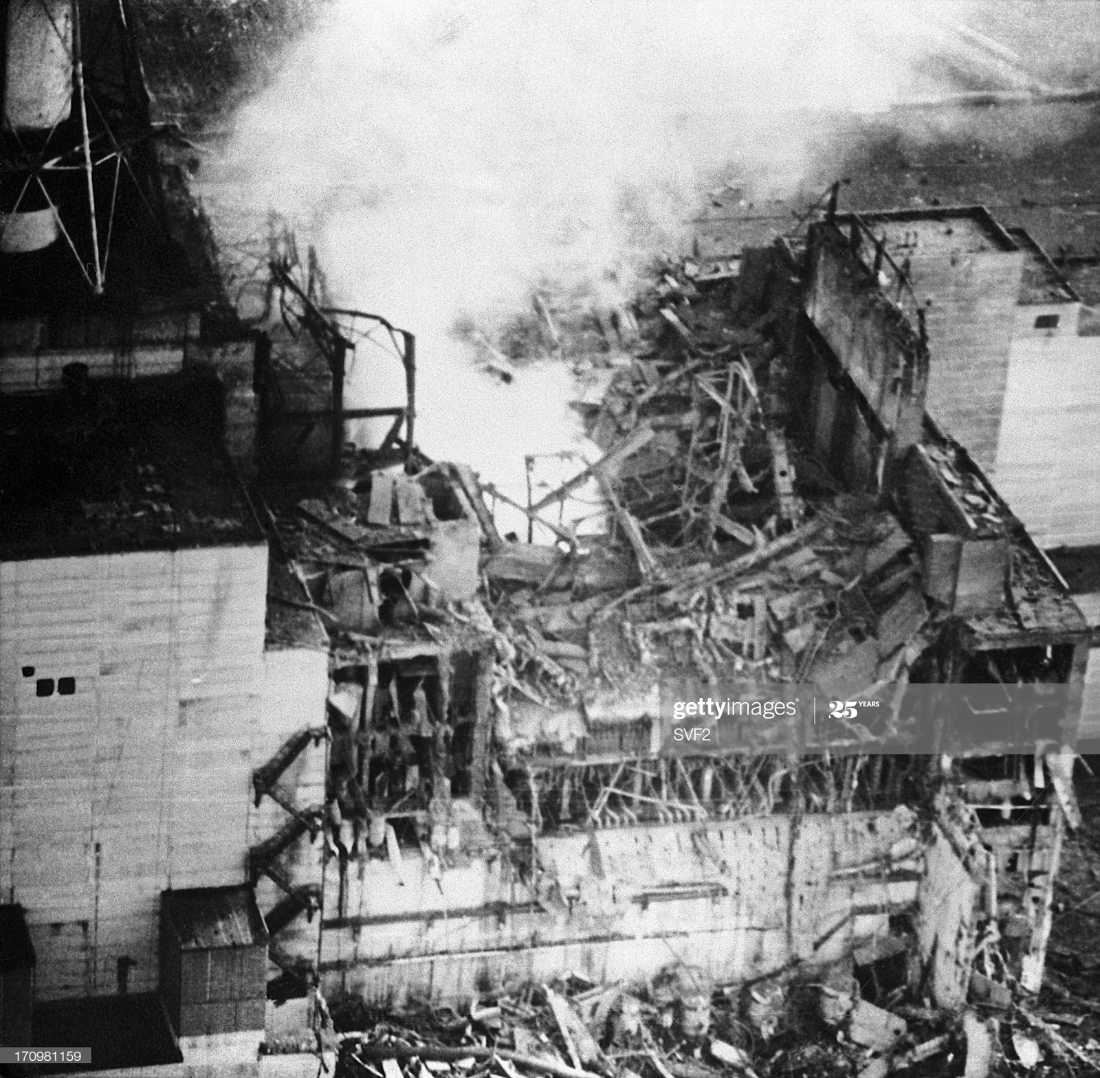 В каком году случилась чернобыльская катастрофа. Авария на Чернобыльской АЭС 1986. 4 Энергоблок ЧАЭС 1986. ЧАЭС реактор 1986. Чернобыльская АЭС катастрофа 26 апреля 1986.