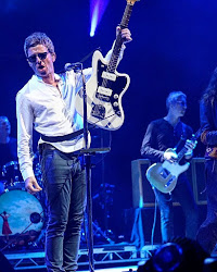 noel gallagher flying birds setlist mountain amphitheatre shoreline below