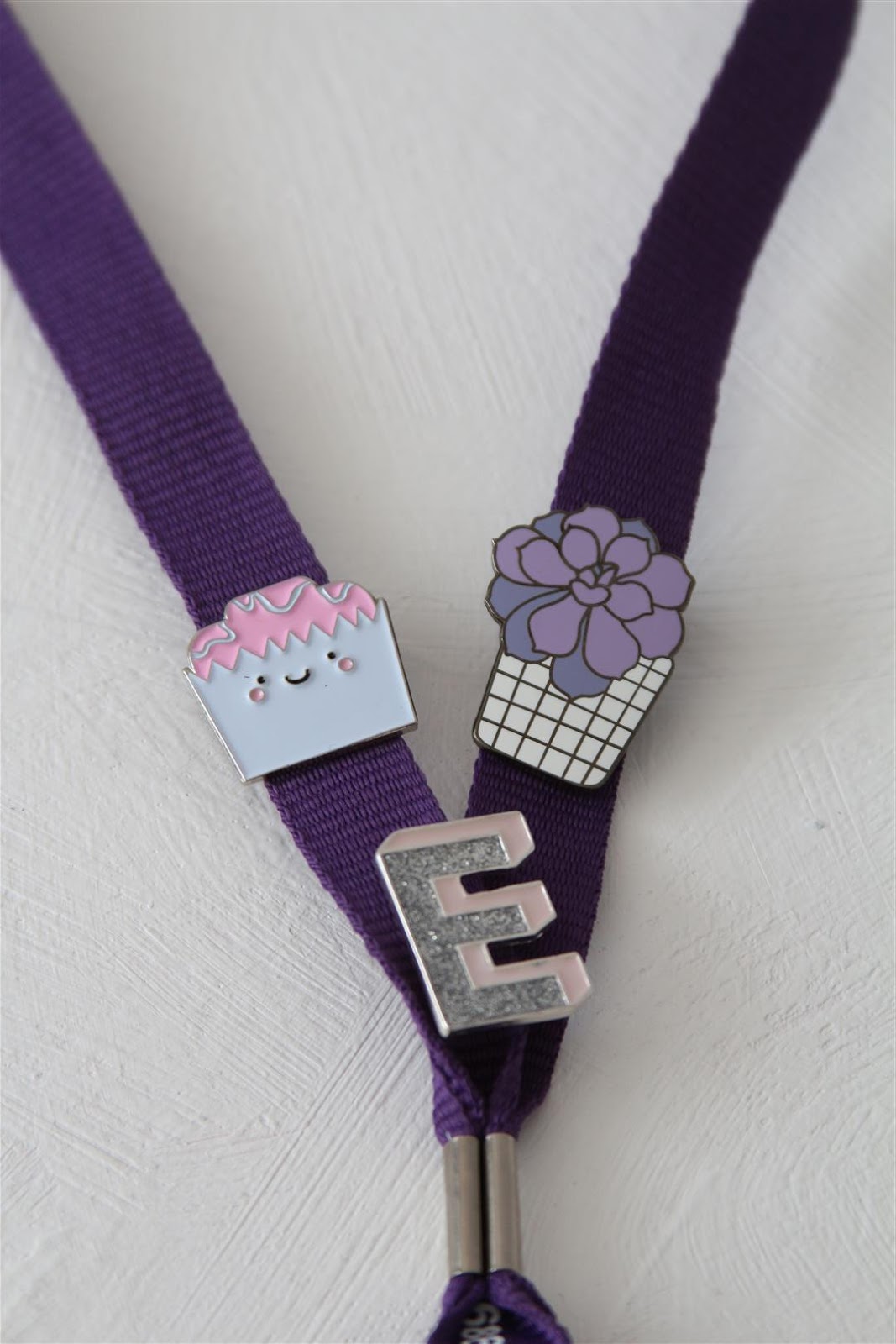 emuse How to wear pins