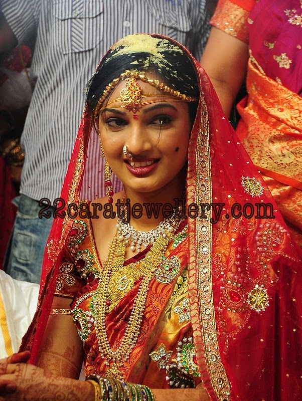 Deepa in Uncut Diamond Long Chain and Diamond Set - Jewellery Designs