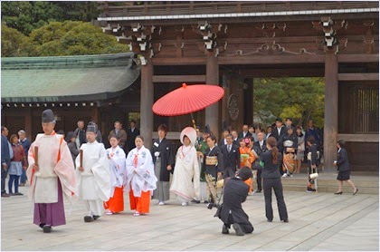 พิธีแต่งงานในศาลเจ้าเมจิ (Meiji Shrine)
