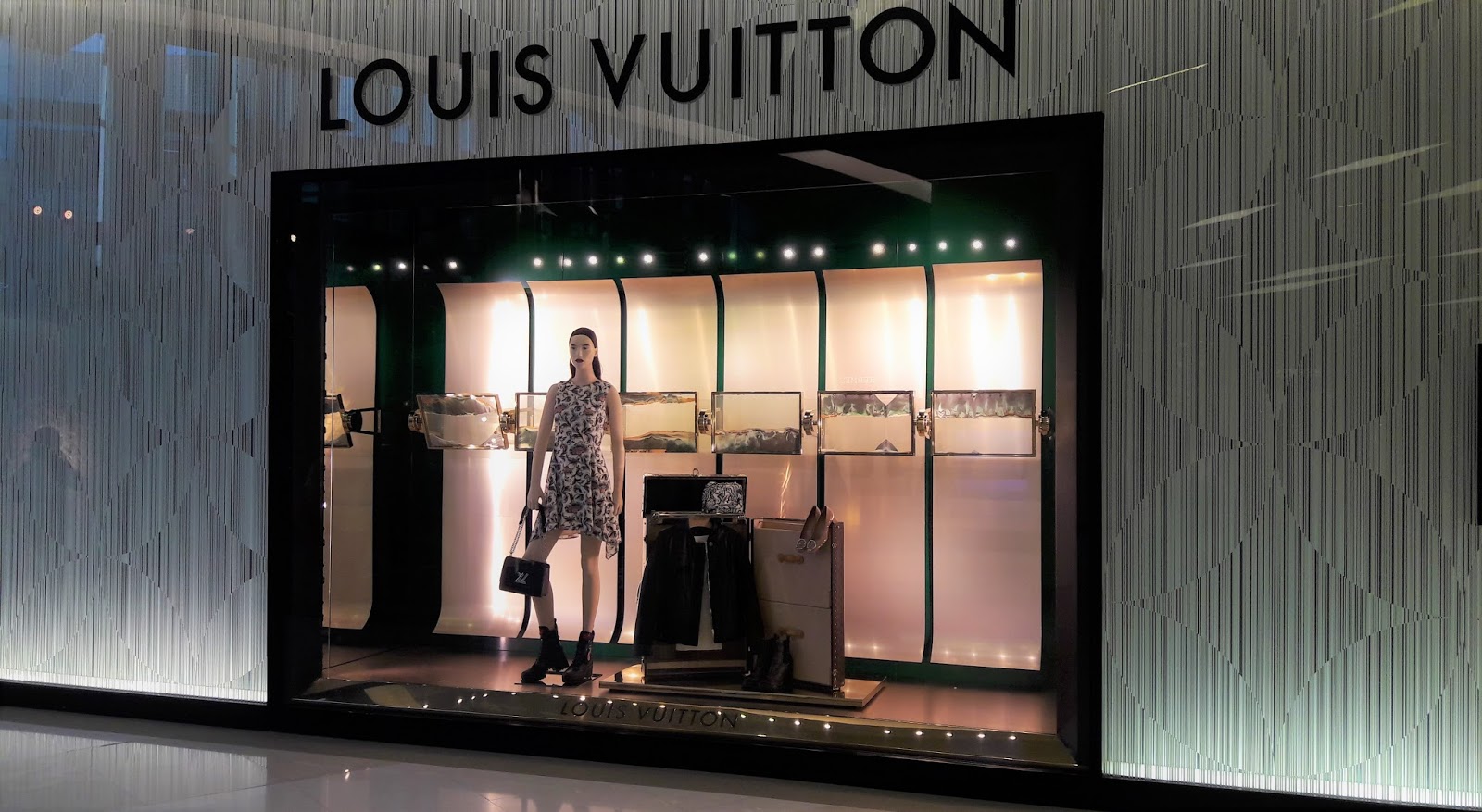 Bangkok, Thailand - June 02 2019: LOUIS VUITTION or LV Logo on Brand of  Retail Store at EMPORIUM. Night Time Editorial Photo - Image of clothing,  editorial: 149587016