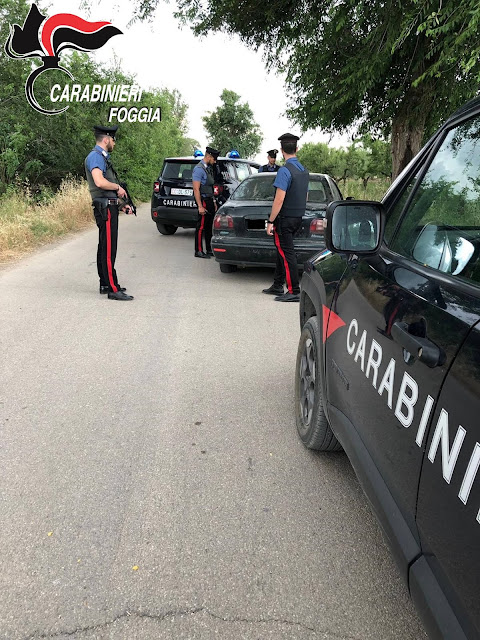 Lucera (FG), i Carabinieri dediti al servizio di "anticaporalato" sequestrano numerosi veicoli fatiscenti