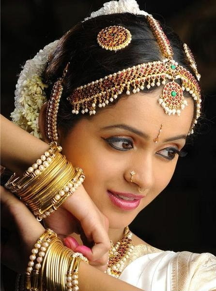 Bhavana+in+dancing+dress1.jpg