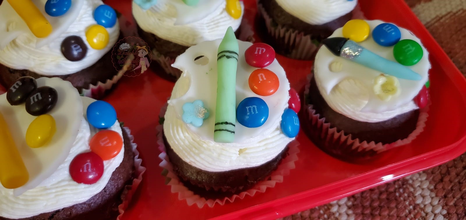 ArtThemed Birthday Party Cupcakes Aaichi Savali
