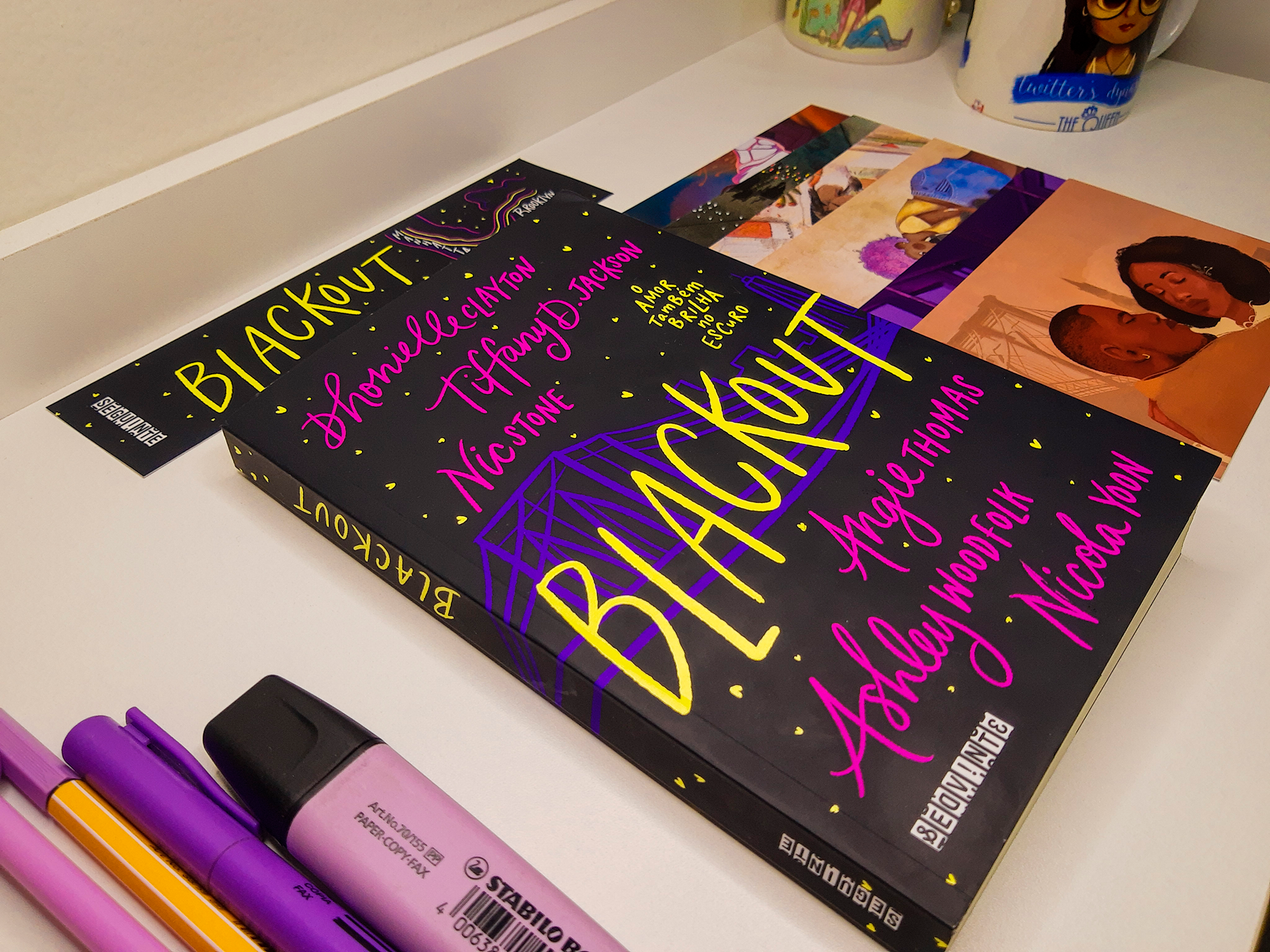 Blackout Dhonielle Clayton, Tiffany D. Jackson, Nic Stone, Angie Thomas, Ashley Woodfolk e Nicola Yoon