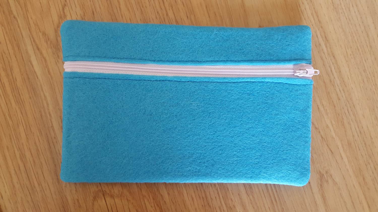 10minutes DIY felt zipper pouch Keeping it Real