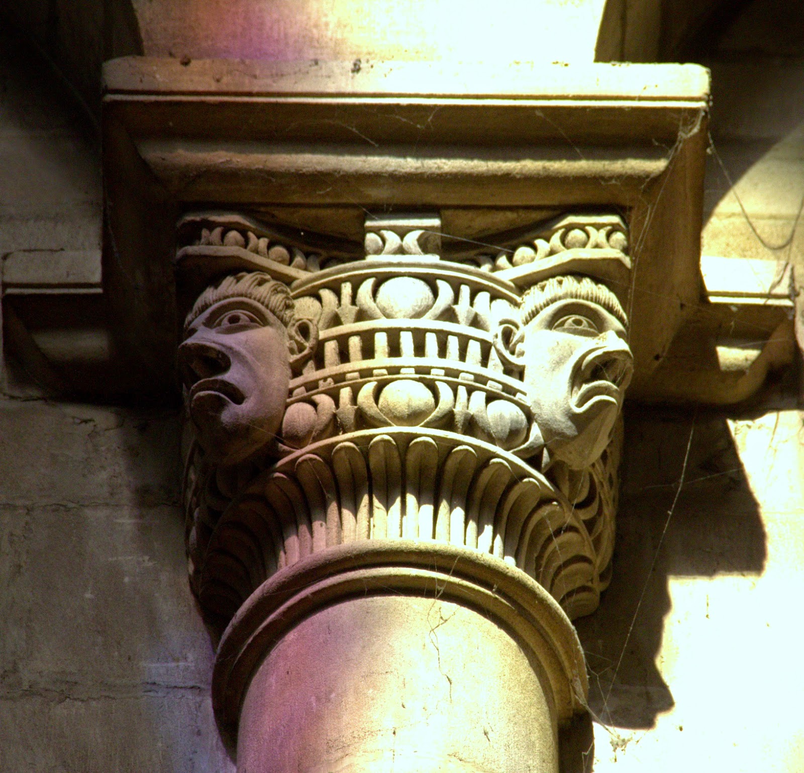 L'art roman ; passionnément La nef de SaintBarnard de Romans et ses