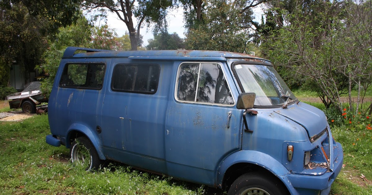 Bedford CF2 Van Junkyard Sunday's