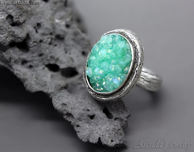 https://www.arctida.com/en/home/144-mint-druzy-ring-sterling-silver-and-mint-green-druzy-quartz-ring-lindelle.html