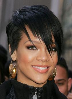 http://1.bp.blogspot.com/-QHDrZrGBCB4/TbKFQM2rLXI/AAAAAAAAA9M/j70DF9Od23Q/s400/Rihanna-Hairstyles.jpg